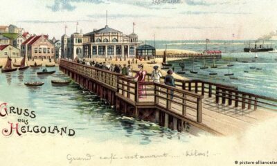 Helgoland, old, colored postcard with a view of the conversation house and the pier (picture-alliance/arkivi)