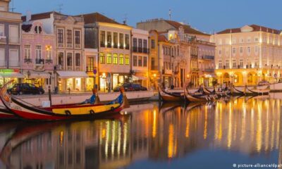 Moliceiros on the main canal, blue hour, Aveiro, Venice of Portugal, Beira Litoral, Portugal, Europe